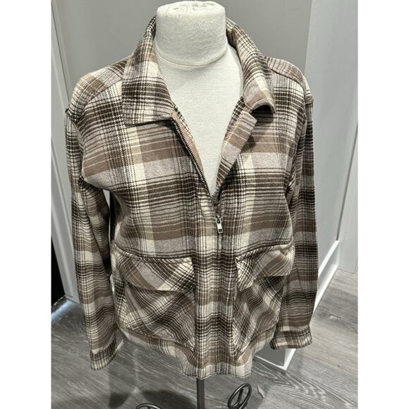 NWT Beach Lunch Lounge Brown Plaid Flannel Shacket Shirt Zip Jacket Womens Small - Picture 3 of 12